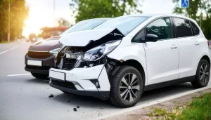 Летние ремонты и очереди в сервисах: как это влияет на продажу битого авто